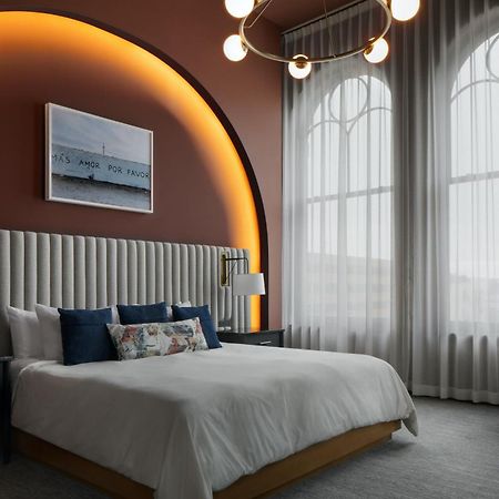 Kinn Guesthouse Downtown Милуоки Екстериор снимка