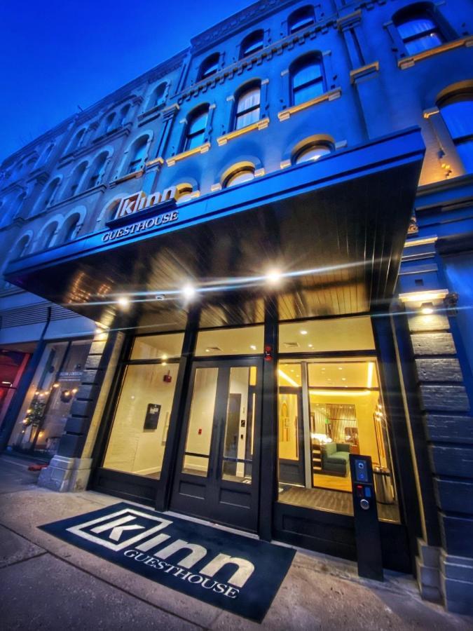 Kinn Guesthouse Downtown Милуоки Екстериор снимка